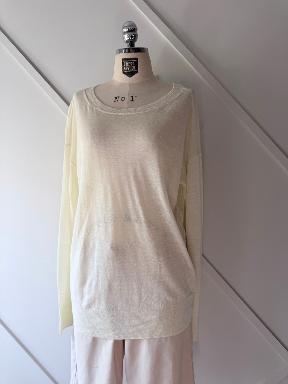 Aritzia Wilfred Free Pale Yellow Lightweight Knit Sweater Small Relaxed Pullover